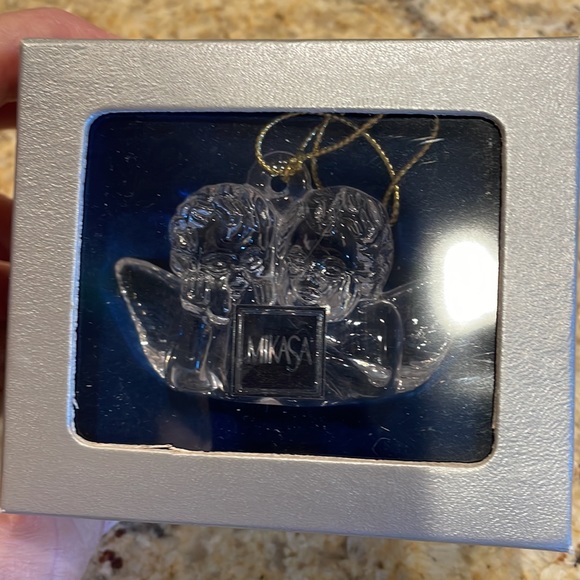 Beautiful Mikasa Double Angel Crystal Ornament in original box - Picture 3 of 6